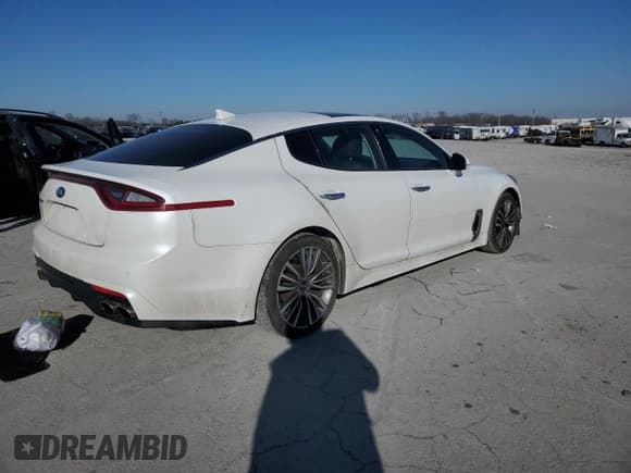 ✅ 2018 Kia Stinger Premium • VIN: KNAE25LA8J6033664 • Lot: 89204695. Listed on Copart with 75,691 mi. Free auction sales archive from the USA and detailed vehicle history report at DreamBid. Image 3.