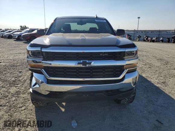 ✅ 2018 Chevrolet Silverado 1500 LT • VIN: 1GCVKREC2JZ215612 • Lot: 70295784. Wystawiony na Copart z przebiegiem 57 722 mil. Bezpłatny archiwum sprzedaży aukcyjnych z USA i szczegółowy raport historii pojazdu na DreamBid. Zdjęcie 5.