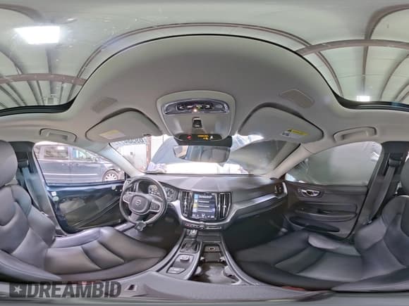 ✅ 2018 Volvo XC60 Momentum • VIN: YV4102RK1J1027253 • Lot: 69584715. Listed on Copart with 101,282 mi. Free auction sales archive from the USA and detailed vehicle history report at DreamBid. Image 16.