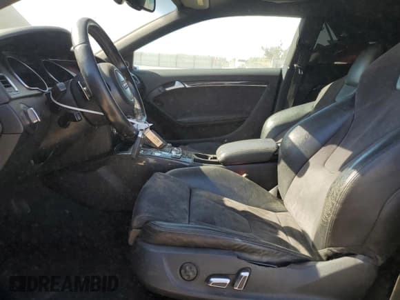 ✅ 2013 Audi S5 Prestige • VIN: WAUVGAFR4DA009746 • Lot: 68892535. Listed on Copart with 171,018 mi. Free auction sales archive from the USA and detailed vehicle history report at DreamBid. Image 7.