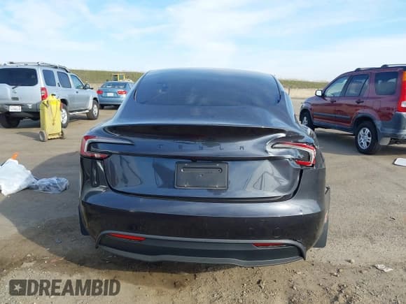✅ 2024 Tesla Model 3 • VIN: 5YJ3E1EA9RF828939 • Lot: 41422401. Wystawiony na IAAI z przebiegiem 4 953 mil. Bezpłatny archiwum sprzedaży aukcyjnych z USA i szczegółowy raport historii pojazdu na DreamBid. Zdjęcie 15.