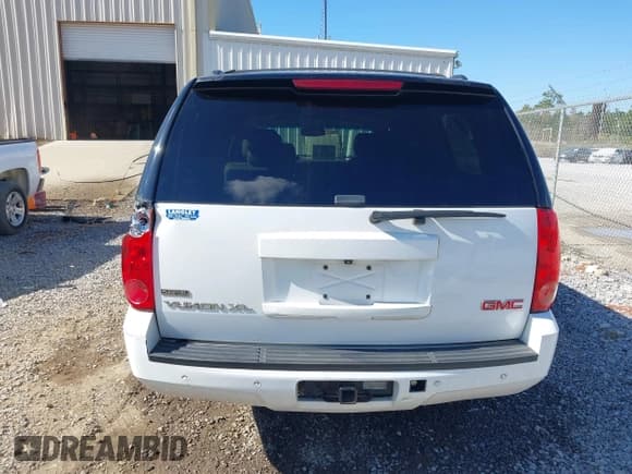 ✅ 2011 GMC Yukon XL SLT • VIN: 1GKS1KE08BR225134 • Lot: 43626275. Wystawiony na IAAI z przebiegiem 342 700 mil. Bezpłatny archiwum sprzedaży aukcyjnych z USA i szczegółowy raport historii pojazdu na DreamBid. Zdjęcie 16.