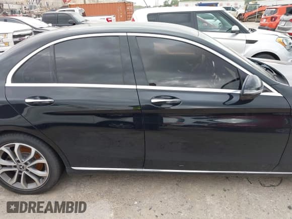 ✅ 2017 Mercedes-Benz C 300 • VIN: 55SWF4JB8HU214486 • Lot: 42514117. Listed on IAAI with 136,448 mi. Free auction sales archive from the USA and detailed vehicle history report at DreamBid. Image 13.