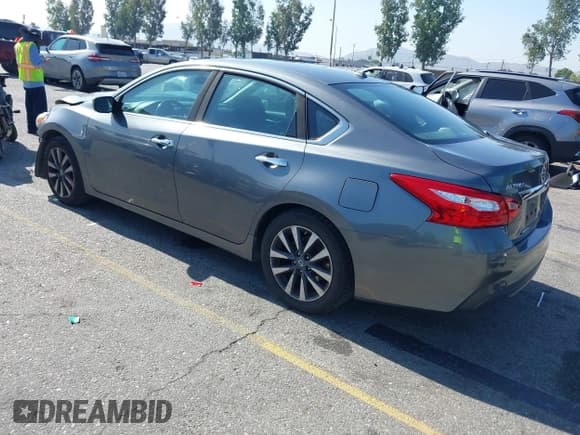 ✅ 2017 Nissan Altima SR • VIN: 1N4AL3AP3HC285110 • Лот: 42258865. Опубликован ранее на IAAI с пробегом 227 124 миль. Бесплатный доступ к архиву аукционных продаж из США и подробный отчёт об истории автомобиля на DreamBid. Изображение 3.
