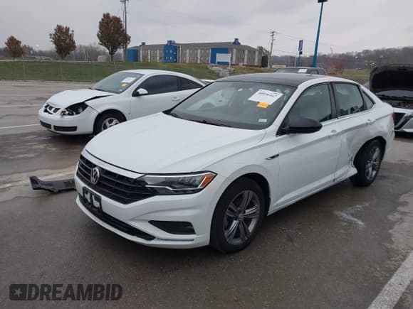 ✅ 2019 Volkswagen Jetta S • VIN: 3VWC57BU1KM172137 • Lot: 40956167. Wystawiony na IAAI z przebiegiem 110 973 mil. Bezpłatny archiwum sprzedaży aukcyjnych z USA i szczegółowy raport historii pojazdu na DreamBid. Zdjęcie 2.