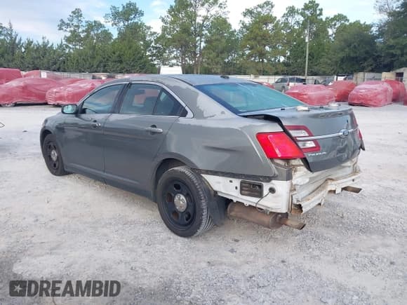 ✅ 2013 Ford Police Interceptor • VIN: 1FAHP2M8XDG126749 • Lot: 43332080. Wystawiony na IAAI z przebiegiem 131 600 mil. Bezpłatny archiwum sprzedaży aukcyjnych z USA i szczegółowy raport historii pojazdu na DreamBid. Zdjęcie 3.