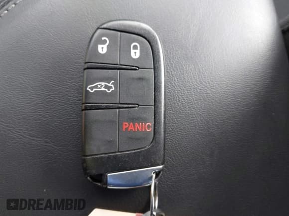 ✅ 2015 Dodge Challenger R/T • VIN: 2C3CDZAT9FH914013 • Lot: 43288641. Wystawiony na IAAI z przebiegiem 61 922 mil. Bezpłatny archiwum sprzedaży aukcyjnych z USA i szczegółowy raport historii pojazdu na DreamBid. Zdjęcie 11.