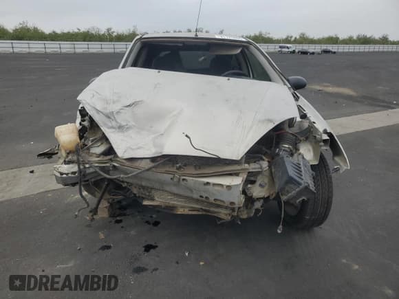 ✅ 2000 Ford Focus ZX3 • VIN: 3FAFP3138YR227535 • Lot: 91125405. Listed on Copart with Not provided. Free auction sales archive from the USA and detailed vehicle history report at DreamBid. Image 5.