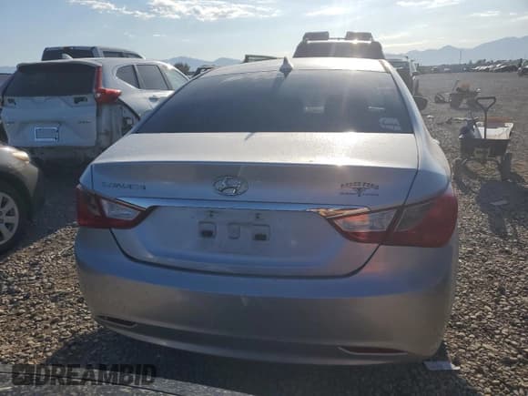 ✅ 2011 Hyundai Sonata GLS • VIN: 5NPEB4AC5BH290774 • Lot: 66147444. Listed on Copart with 176,373 mi. Free auction sales archive from the USA and detailed vehicle history report at DreamBid. Image 6.