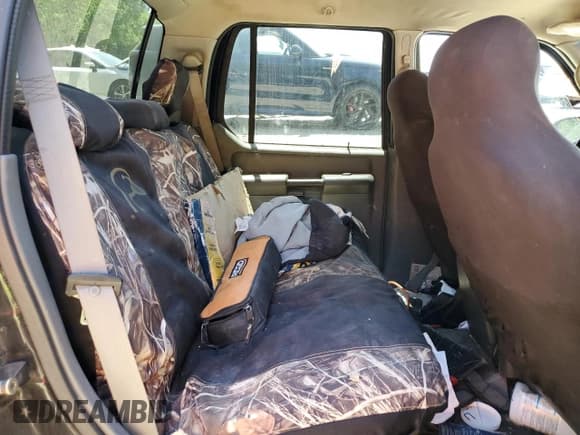 ✅ 2005 Ford Explorer Sport Trac XLS • VIN: 1FMZU67K85UA30431 • Lot: 53716665. Wystawiony na Copart z przebiegiem Nie podano. Bezpłatny archiwum sprzedaży aukcyjnych z USA i szczegółowy raport historii pojazdu na DreamBid. Zdjęcie 10.