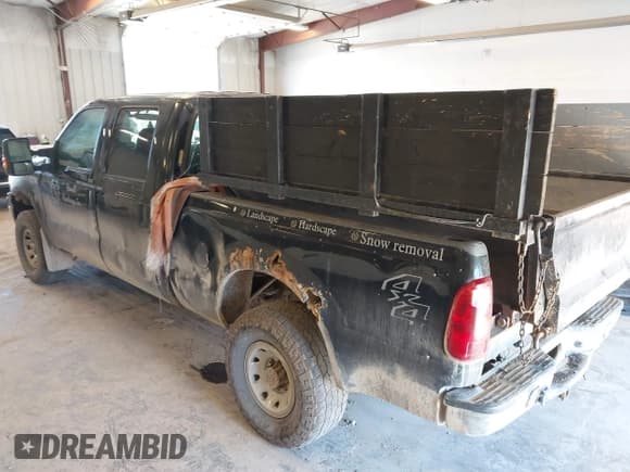 ✅ 2002 Ford F-250 XL • VIN: 1FTNW21F82EA71892 • Lot: 42573538. Wystawiony na IAAI z przebiegiem 409 991 mil. Bezpłatny archiwum sprzedaży aukcyjnych z USA i szczegółowy raport historii pojazdu na DreamBid. Zdjęcie 3.