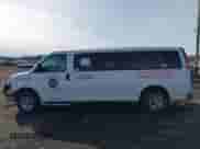 2015 Chevrolet Express Passenger LT z VIN 1GAZG1FGXF1172030, wystawiony jako IAAI lot #41510865 z przebiegiem 297 473 mil mil oraz . Historia ofert i sprzedaży dostępna na DreamBid. Obrazek 14.