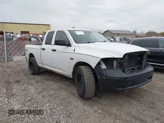 2014 Ram 1500 Express z VIN 1C6RR7FT2ES277890, wystawiony jako IAAI lot #43605217 z przebiegiem 189 095 mil mil oraz . Historia ofert i sprzedaży dostępna na DreamBid. Obrazek 1.