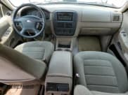 ✅ 2002 Ford Explorer XLT • VIN: 1FMZU63E32ZA07962 • Lot: 59545285. Wystawiony na Copart z przebiegiem Nie podano. Bezpłatny archiwum sprzedaży aukcyjnych z USA i szczegółowy raport historii pojazdu na DreamBid. Zdjęcie 8.