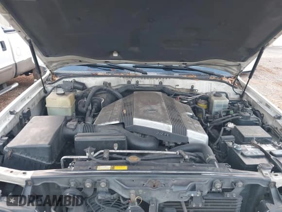 ✅ 2000 Lexus LX 470 • VIN: JT6HT00W9Y0103225 • Lot: 41148826. Wystawiony na IAAI z przebiegiem 270 351 mil. Bezpłatny archiwum sprzedaży aukcyjnych z USA i szczegółowy raport historii pojazdu na DreamBid. Zdjęcie 10.