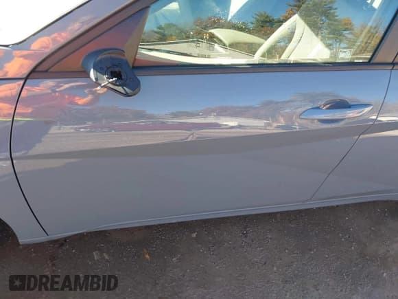 ✅ 2021 Hyundai Elantra SE • VIN: KMHLL4AG2MU155103 • Lot: 43598780. Listed on IAAI with 69,604 mi. Free auction sales archive from the USA and detailed vehicle history report at DreamBid. Image 19.