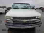 2002 Chevrolet Silverado 1500 z VIN 1GCEC14W12Z185739, wystawiony jako Copart lot #71419234 z przebiegiem 131 034 mil mil oraz Czysty tytuł • Clean title. Historia ofert i sprzedaży dostępna na DreamBid. Obrazek 5.