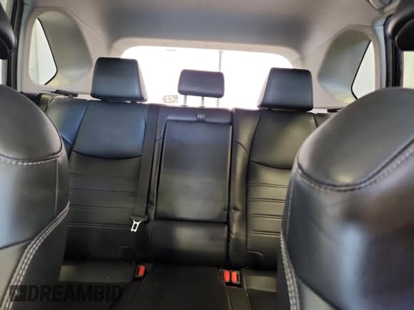 ✅ 2020 Toyota RAV4 XLE Premium • VIN: 2T3A1RFV5LC124789 • Лот: 82317955. Опубликован ранее на Copart с пробегом 61 097 миль. Бесплатный доступ к архиву аукционных продаж из США и подробный отчёт об истории автомобиля на DreamBid. Изображение 10.