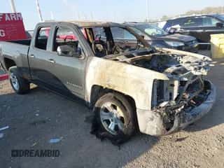 2019 Chevrolet Silverado 1500 LT с VIN 2GCVKPEC2K1219366, выставлен на аукционе IAAI как лот 43245591 с пробегом 81 000 миль миль и . История ставок и продаж доступна на DreamBid. Изображение 1.