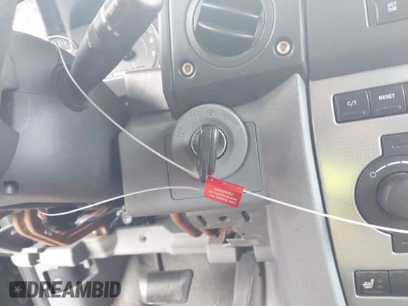 ✅ 2006 Jeep Commander • VIN: 1J8HG48N26C288982 • Lot: 42166318. Wystawiony na IAAI z przebiegiem 204 162 mil. Bezpłatny archiwum sprzedaży aukcyjnych z USA i szczegółowy raport historii pojazdu na DreamBid. Zdjęcie 11.