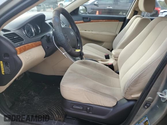 ✅ 2010 Hyundai Sonata GLS • VIN: 5NPET4AC1AH608238 • Лот: 82619204. Опубликован ранее на Copart с пробегом 111 004 миль. Бесплатный доступ к архиву аукционных продаж из США и подробный отчёт об истории автомобиля на DreamBid. Изображение 7.