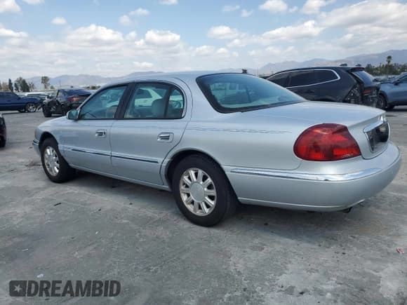 ✅ 1999 Lincoln Continental • VIN: 1LNHM97V2XY686689 • Лот: 71551025. Опубликован ранее на Copart с пробегом 119 045 миль. Бесплатный доступ к архиву аукционных продаж из США и подробный отчёт об истории автомобиля на DreamBid. Изображение 2.