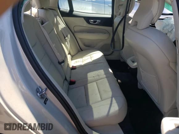 ✅ 2019 Volvo S60 Momentum • VIN: 7JR102FKXKG016260 • Lot: 50959052. Wystawiony na Copart z przebiegiem Nie podano. Bezpłatny archiwum sprzedaży aukcyjnych z USA i szczegółowy raport historii pojazdu na DreamBid. Zdjęcie 6.