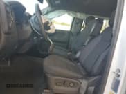 ✅ 2025 Chevrolet Silverado 2500HD Custom • VIN: 1GC4KME75SF152185 • Lot: 84746635. Wystawiony na Copart z przebiegiem 5 317 mil. Bezpłatny archiwum sprzedaży aukcyjnych z USA i szczegółowy raport historii pojazdu na DreamBid. Zdjęcie 7.