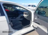 ✅ 2019 Toyota Camry XSE • VIN: 4T1BZ1HK7KU032123 • Lot: 43260153. Listed on IAAI with 93,730 mi. Free auction sales archive from the USA and detailed vehicle history report at DreamBid. Image 5.