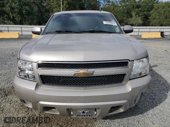 ✅ 2007 Chevrolet Suburban LT • VIN: 1GNFC16097J232512 • Lot: 75290024. Wystawiony na Copart z przebiegiem 464 681 mil. Bezpłatny archiwum sprzedaży aukcyjnych z USA i szczegółowy raport historii pojazdu na DreamBid. Zdjęcie 5.