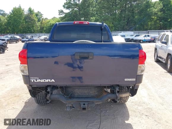 ✅ 2007 Toyota Tundra SR5 • VIN: 5TFEV541X7X031782 • Lot: 42553841. Listed on IAAI with 683,445 mi. Free auction sales archive from the USA and detailed vehicle history report at DreamBid. Image 17.