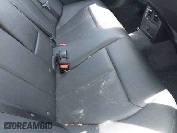 ✅ 2018 BMW 3 Series 320i xDrive • VIN: WBA8A3C5XJA505576 • Лот: 42248730. Опубликован ранее на IAAI с пробегом Не указан. Бесплатный доступ к архиву аукционных продаж из США и подробный отчёт об истории автомобиля на DreamBid. Изображение 8.