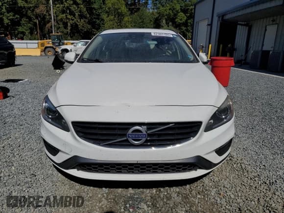✅ 2018 Volvo V60 Dynamic • VIN: YV140MEL7J2390381 • Лот: 82303105. Опубликован ранее на Copart с пробегом 129 001 миль. Бесплатный доступ к архиву аукционных продаж из США и подробный отчёт об истории автомобиля на DreamBid. Изображение 5.