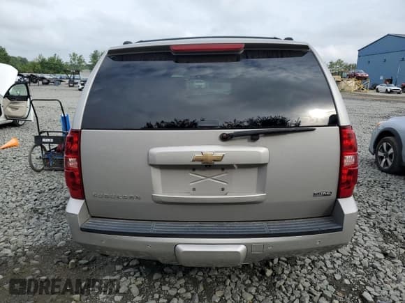 ✅ 2007 Chevrolet Suburban LT • VIN: 1GNFK16387J203595 • Lot: 68839895. Wystawiony na Copart z przebiegiem Nie podano. Bezpłatny archiwum sprzedaży aukcyjnych z USA i szczegółowy raport historii pojazdu na DreamBid. Zdjęcie 6.
