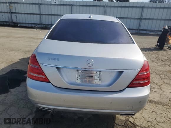 ✅ 2010 Mercedes-Benz S 400 • VIN: WDDNG9FBXAA318000 • Lot: 50596055. Listed on Copart with 81,826 mi. Free auction sales archive from the USA and detailed vehicle history report at DreamBid. Image 6.