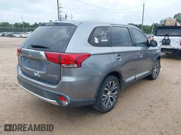 2018 Mitsubishi Outlander SE with VIN JA4AD3A37JJ004135, listed as a IAAI auction lot 43301749 with 209,325 mi miles and . Bid and sale history available at DreamBid. Image 4.