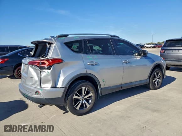 ✅ 2017 Toyota RAV4 XLE • VIN: 2T3WFREV4HW321807 • Lot: 92308615. Wystawiony na Copart z przebiegiem 79 116 mil. Bezpłatny archiwum sprzedaży aukcyjnych z USA i szczegółowy raport historii pojazdu na DreamBid. Zdjęcie 3.
