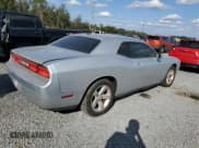 ✅ 2010 Dodge Challenger SE • VIN: 2B3CJ4DV6AH190103 • Lot: 44351415. Wystawiony na Copart z przebiegiem Nie podano. Bezpłatny archiwum sprzedaży aukcyjnych z USA i szczegółowy raport historii pojazdu na DreamBid. Zdjęcie 3.