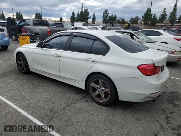 ✅ 2012 BMW 3 Series 328i • VIN: WBA3A5C52CF348332 • Lot: 93306645. Wystawiony na Copart z przebiegiem 129 716 mil. Bezpłatny archiwum sprzedaży aukcyjnych z USA i szczegółowy raport historii pojazdu na DreamBid. Zdjęcie 2.