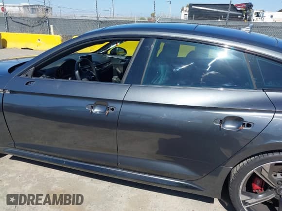 ✅ 2019 Audi RS 5 Sportback • VIN: WUABWCF56KA905421 • Lot: 42495527. Listed on IAAI with 61,778 mi. Free auction sales archive from the USA and detailed vehicle history report at DreamBid. Image 15.