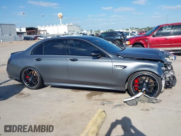 ✅ 2020 Mercedes-Benz E 63 S AMG • VIN: WDDZF8KB0LA708711 • Лот: 42023853. Опубликован ранее на IAAI с пробегом 38 087 миль. Бесплатный доступ к архиву аукционных продаж из США и подробный отчёт об истории автомобиля на DreamBid. Изображение 14.