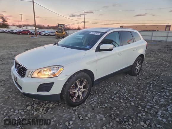 ✅ 2013 Volvo XC60 T6 • VIN: YV4902DZ6D2422535 • Lot: 95702925. Listed on Copart with 113,732 mi. Free auction sales archive from the USA and detailed vehicle history report at DreamBid. Image 1.