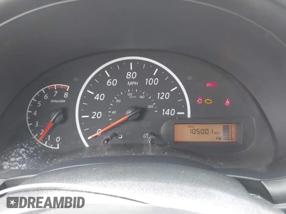 ✅ 2016 Nissan Versa S Plus • VIN: 3N1CN7AP8GL837372 • Lot: 42352185. Wystawiony na IAAI z przebiegiem 105 001 mil. Bezpłatny archiwum sprzedaży aukcyjnych z USA i szczegółowy raport historii pojazdu na DreamBid. Zdjęcie 7.