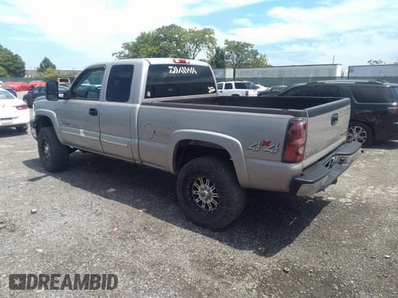 ✅ 2004 Chevrolet Silverado 2500HD LS • VIN: 1GCHK29224E249020 • Лот: 39827827. Опубликован ранее на IAAI с пробегом 266 564 миль. Бесплатный доступ к архиву аукционных продаж из США и подробный отчёт об истории автомобиля на DreamBid. Изображение 3.