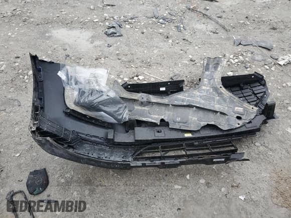 ✅ 2022 Hyundai Venue Limited • VIN: KMHRC8A3XNU186146 • Lot: 87003544. Listed on Copart with 39,317 mi. Free auction sales archive from the USA and detailed vehicle history report at DreamBid. Image 14.