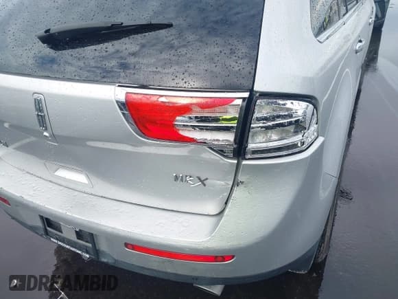 ✅ 2013 Lincoln MKX • VIN: 2LMDJ6JK5DBL47572 • Lot: 42963013. Wystawiony na IAAI z przebiegiem 135 842 mil. Bezpłatny archiwum sprzedaży aukcyjnych z USA i szczegółowy raport historii pojazdu na DreamBid. Zdjęcie 17.