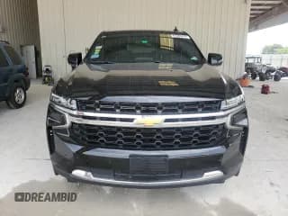 ✅ 2022 Chevrolet Suburban LS • VIN: 1GNSCBKD3NR267199 • Lot: 61385414. Wystawiony na Copart z przebiegiem 59 235 mil. Bezpłatny archiwum sprzedaży aukcyjnych z USA i szczegółowy raport historii pojazdu na DreamBid. Zdjęcie 5.