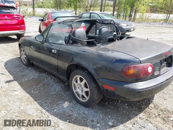 ✅ 1995 Mazda MX-5 Miata • VIN: JM1NA3539S0615494 • Lot: 42024731. Wystawiony na IAAI z przebiegiem 101 432 mil. Bezpłatny archiwum sprzedaży aukcyjnych z USA i szczegółowy raport historii pojazdu na DreamBid. Zdjęcie 3.