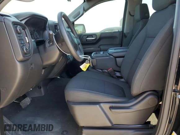 ✅ 2021 Chevrolet Silverado 1500 Custom Trail Boss • VIN: 3GCPYCEL2MG351621 • Lot: 62600554. Wystawiony na Copart z przebiegiem 39 388 mil. Bezpłatny archiwum sprzedaży aukcyjnych z USA i szczegółowy raport historii pojazdu na DreamBid. Zdjęcie 7.