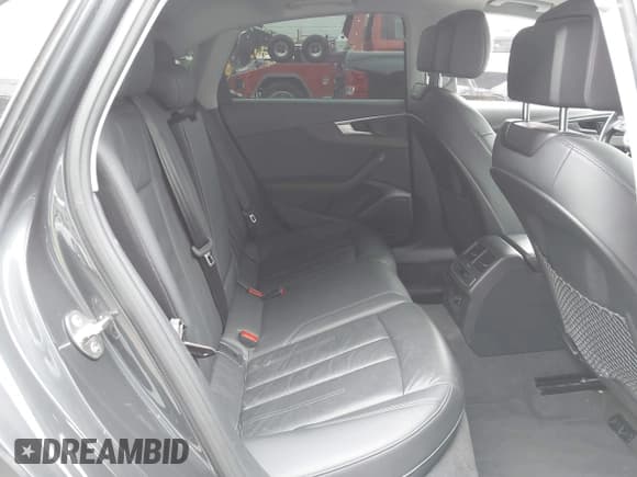 ✅ 2019 Audi A4 Premium • VIN: WAUGMAF4XKN004921 • Лот: 43315639. Опубликован ранее на IAAI с пробегом 82 627 миль. Бесплатный доступ к архиву аукционных продаж из США и подробный отчёт об истории автомобиля на DreamBid. Изображение 8.